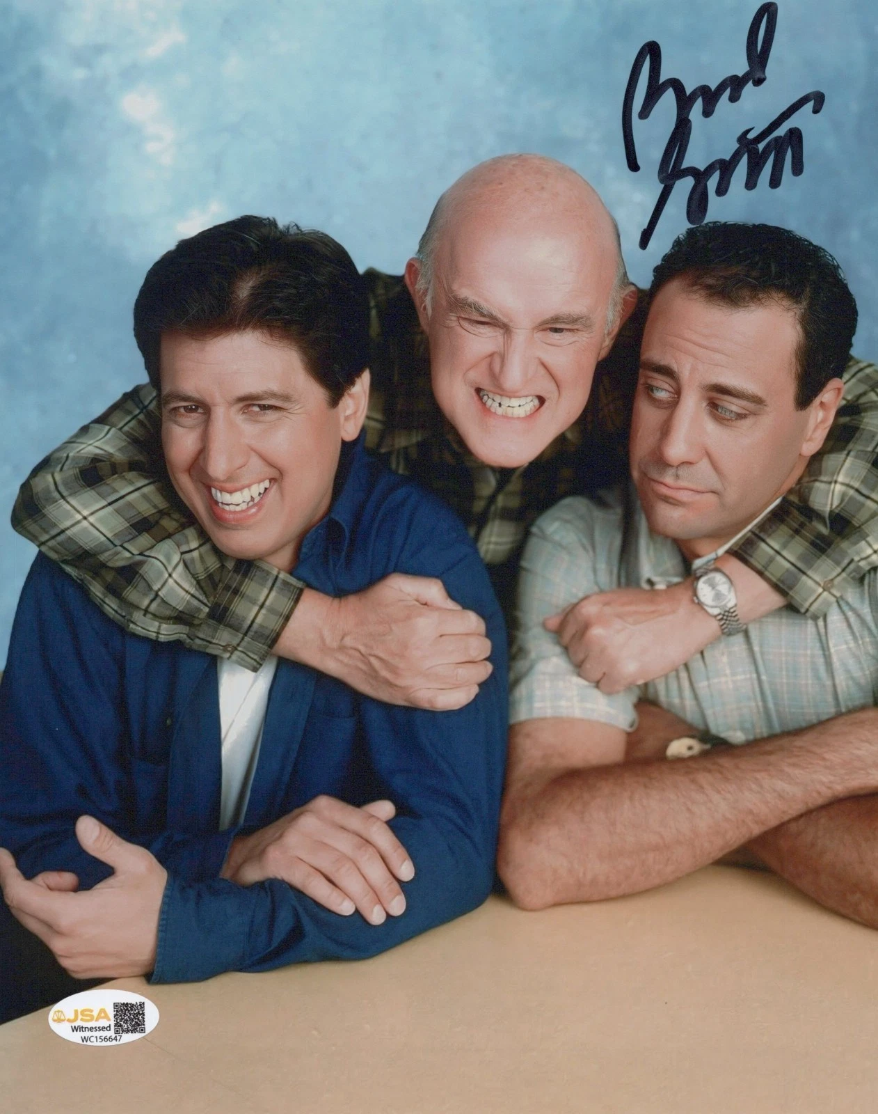 BRAD GARRETT in EVERYBODY LOVES RAYMOND as Robert. LOA; JSA. 10x8