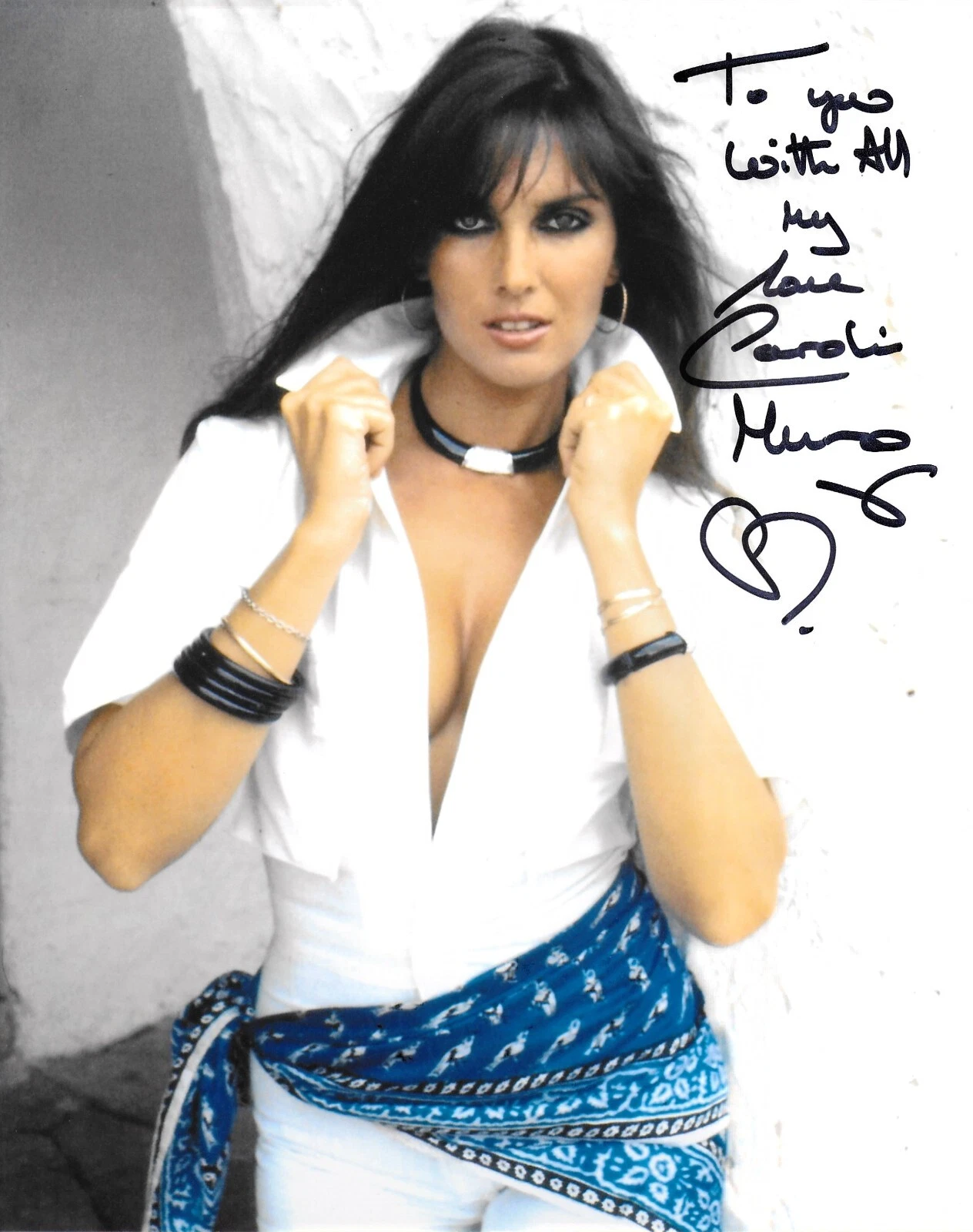 CAROLINE MUNRO - BOND and HAMMER GIRL. In Person. Comes with COA. 10"x8"