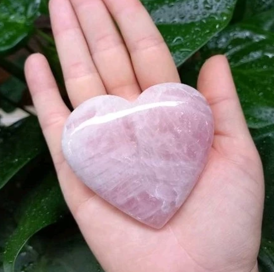 Coração de Quartzo Rosa Lapidado Pedra Decorativa
