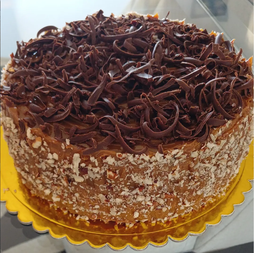 Torta de Naranja con Frutos secos y Manjar