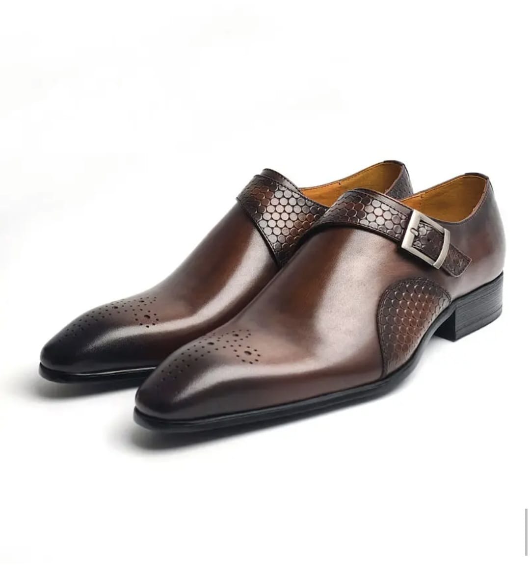 Chaussures en cuir à boucle