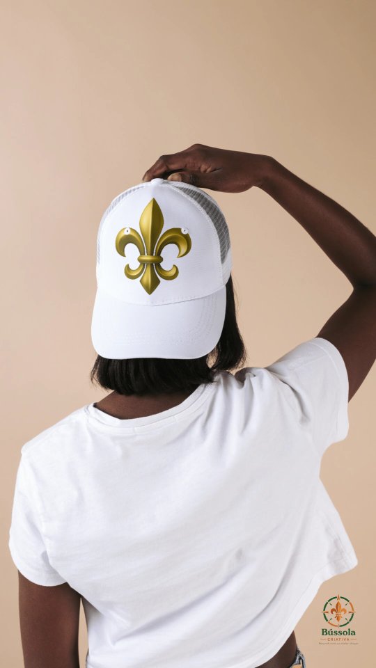 Boné Branco Flor de Lis