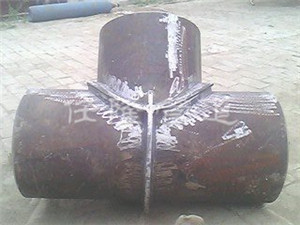 Single-reinforced welded tee