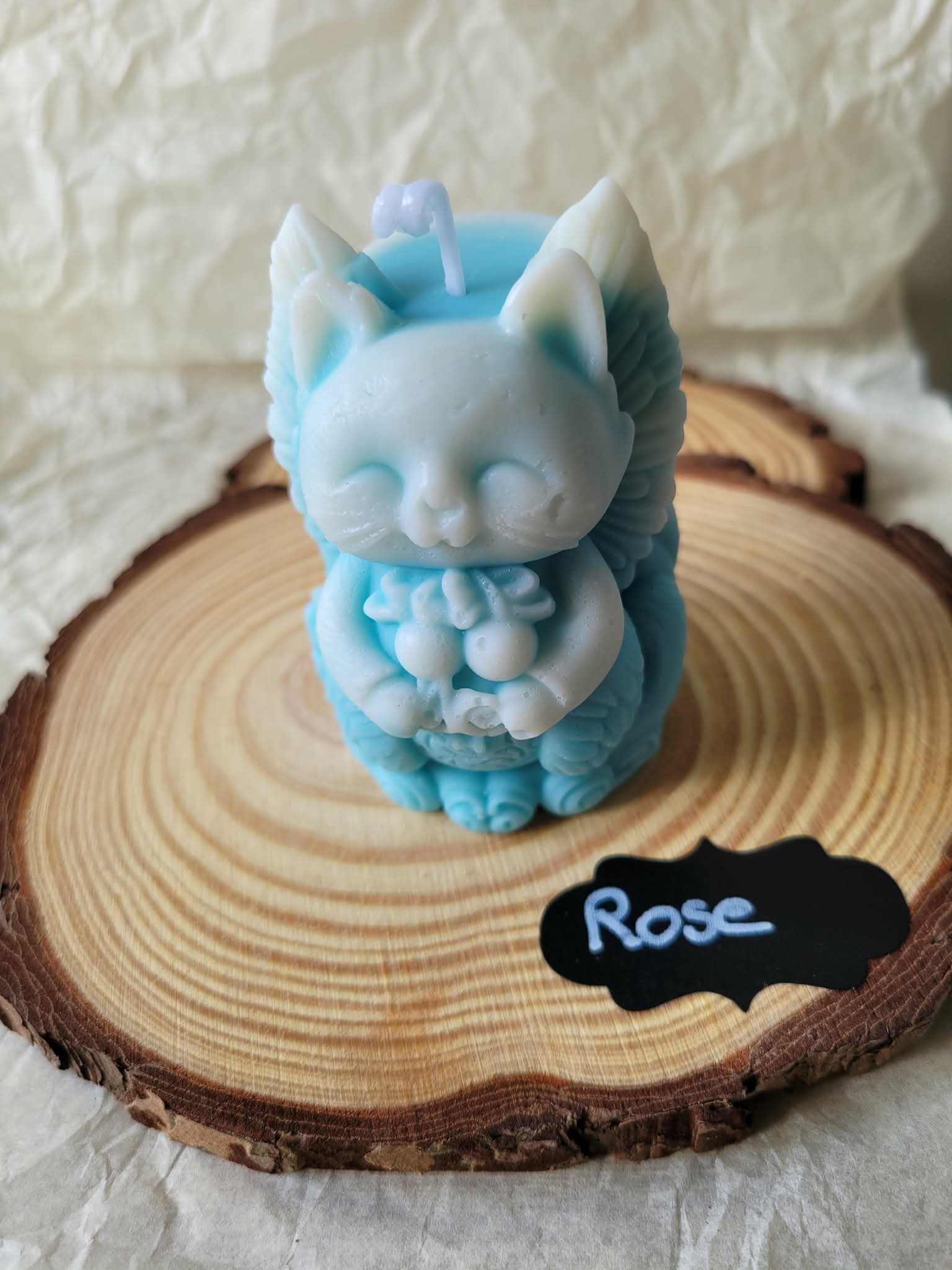 Bougie parfumée Les Ailes de Cha'Chat 🐱🕊️🌹 Rose – 97g | Fabrication artisanale
