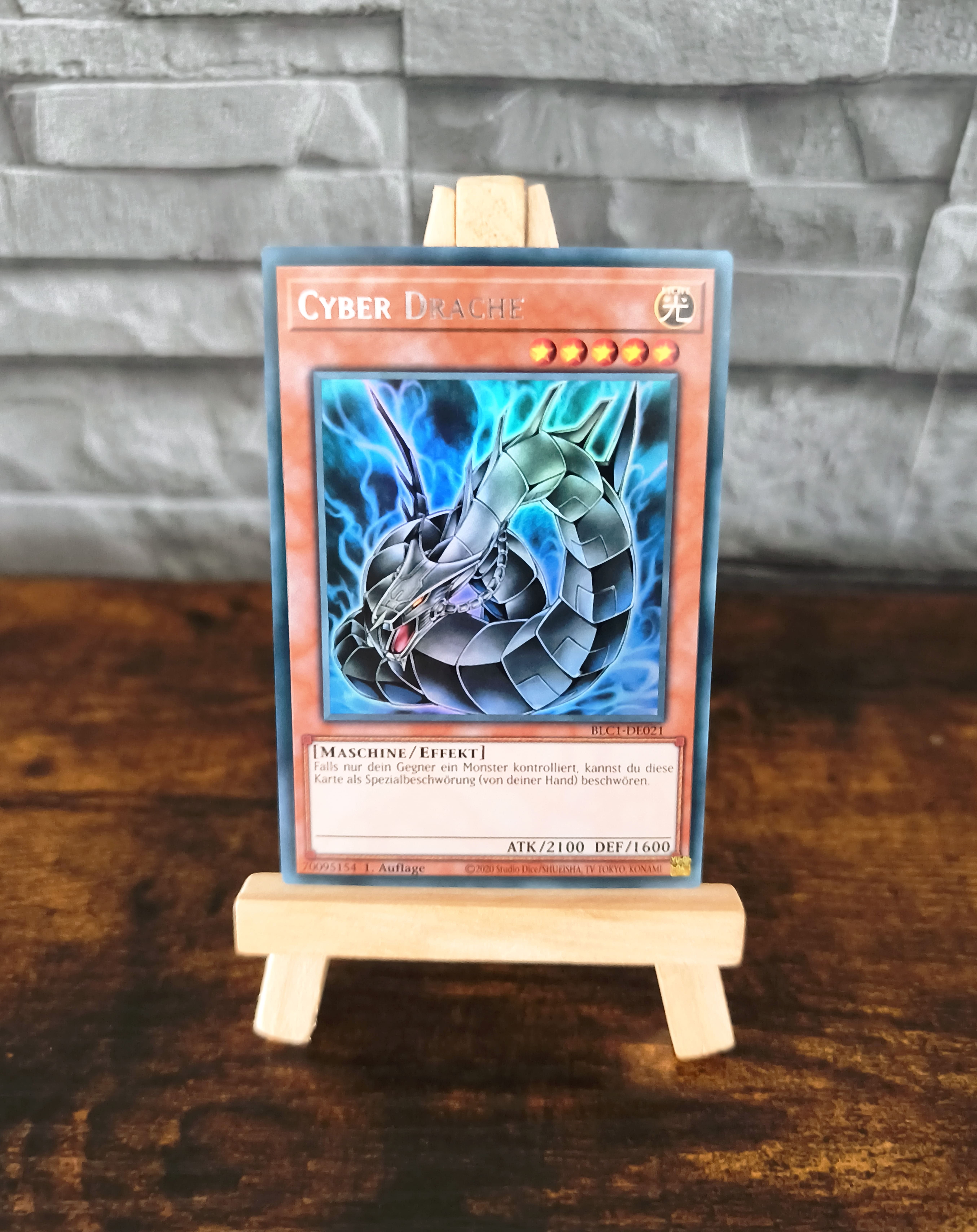 Yu-Gi-Oh! Sammelkarte Cyber Drache (V.4 - Special)