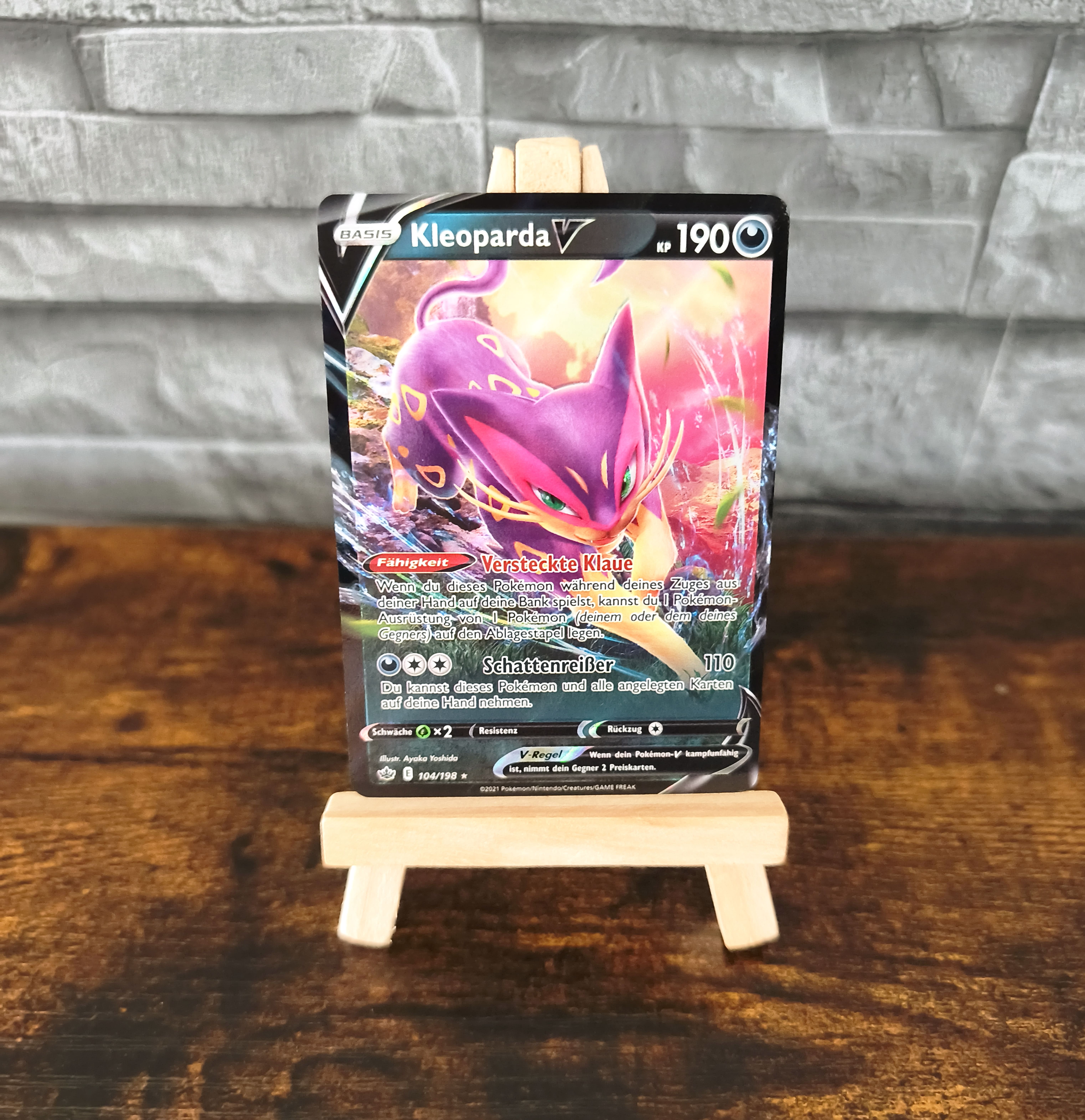 Pokémon Sammelkarte Kleoparda V (CRE 104)