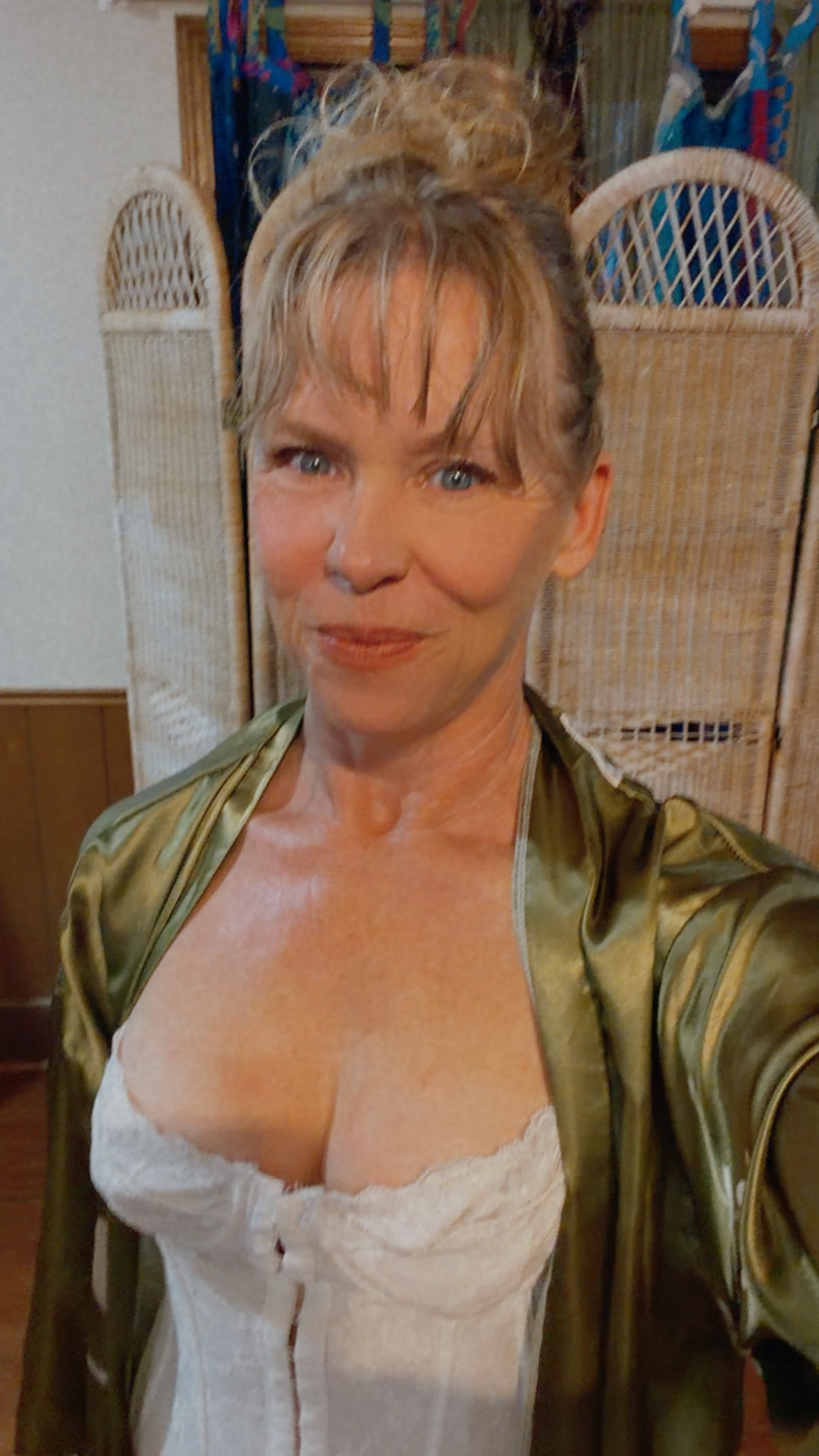 Welcome to Cougar Den