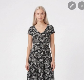 Vestido Floral Negro Marca Emerant Sundae Talla M