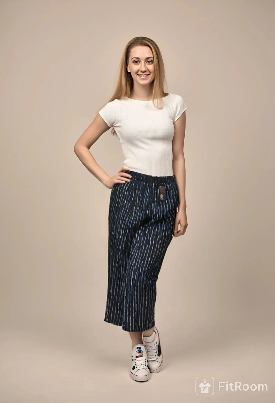 Pantalón Azul Marino con Estampado plateado de cadena