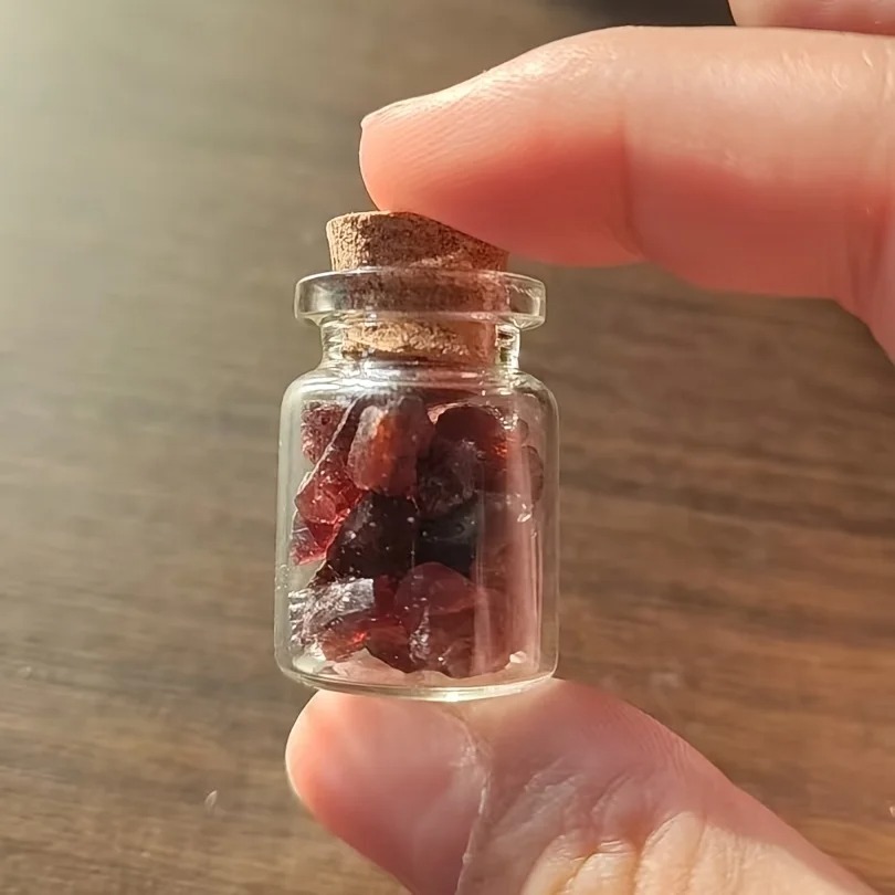 Natural Raw Garnet Crystal Chips (40g / 90g / 150g) – Deep Red Gemstone Gravel for Jewelry, Décor & DIY