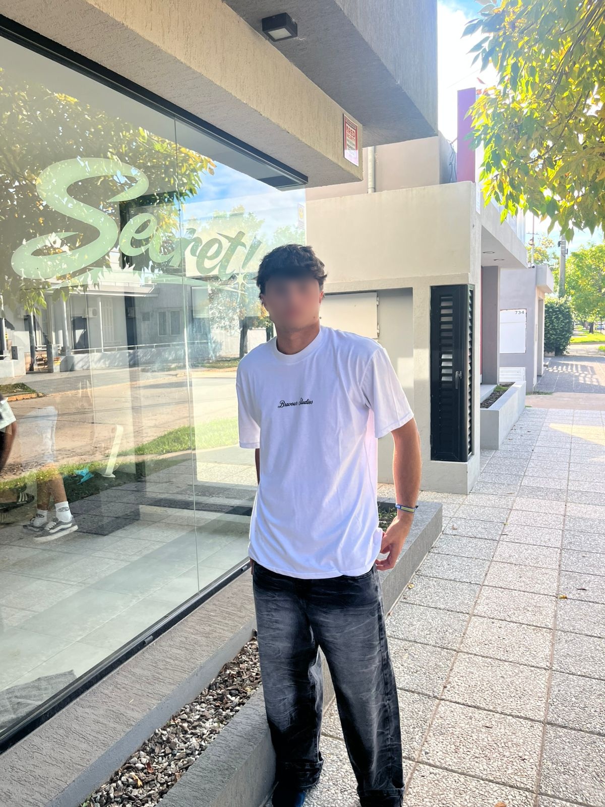 Remera Bravour Studios