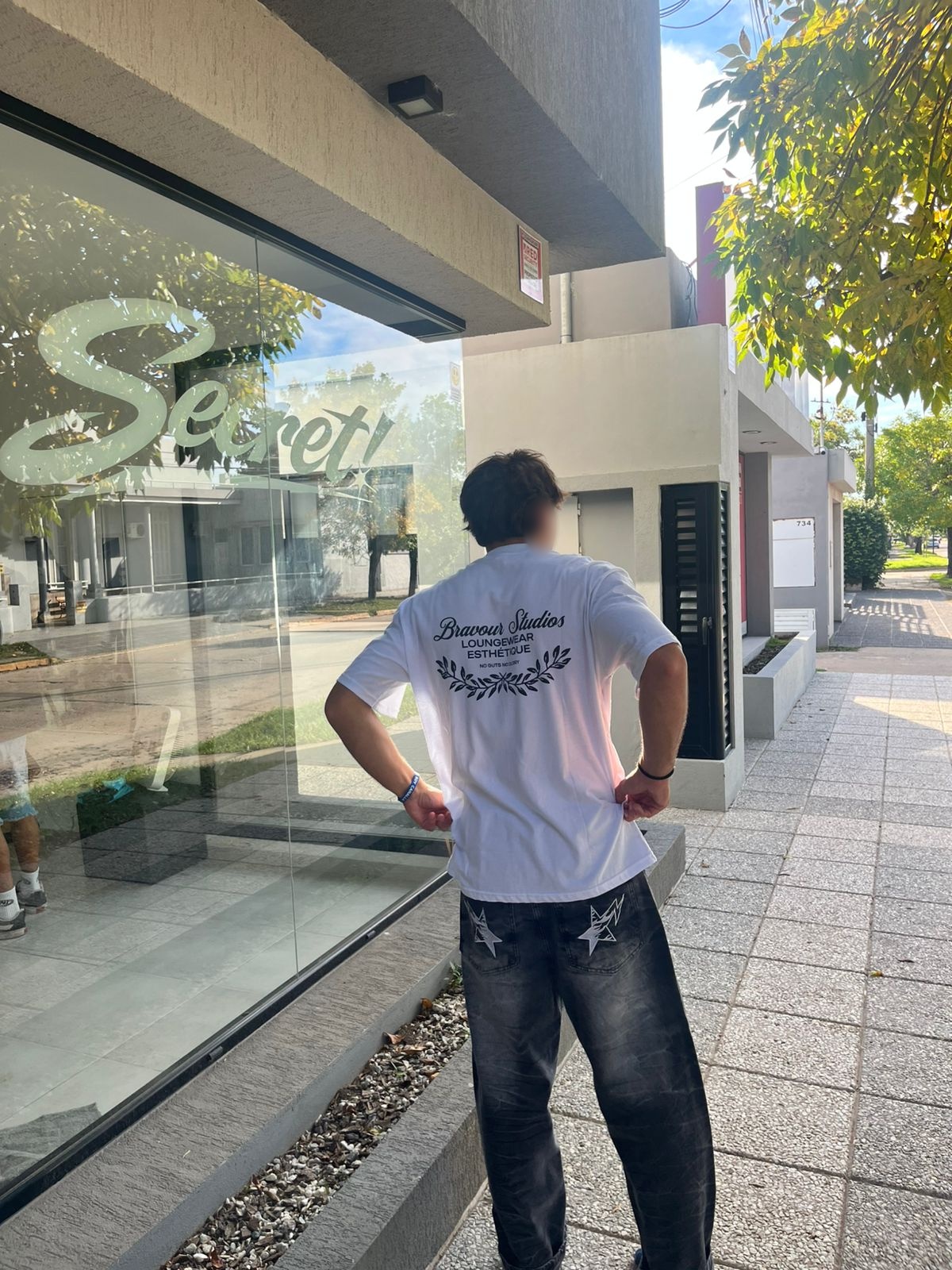 Remera Bravour Studios