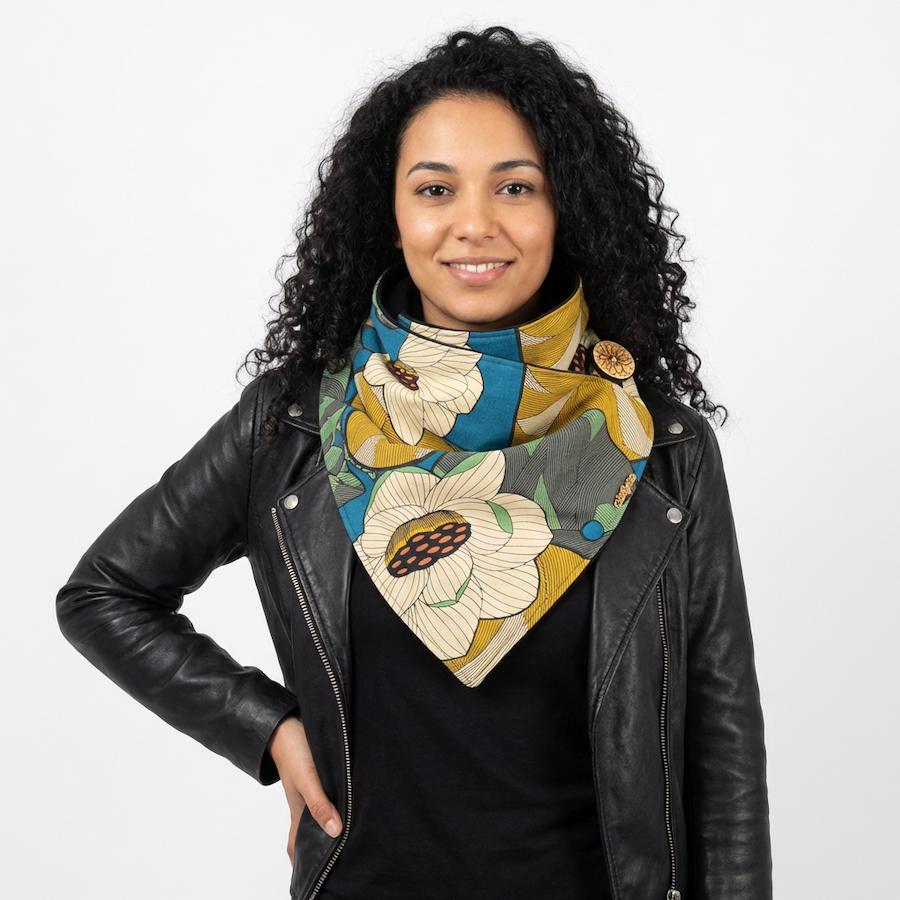 Écharpe snood grandes fleurs beige et moutarde – CréAtypiks