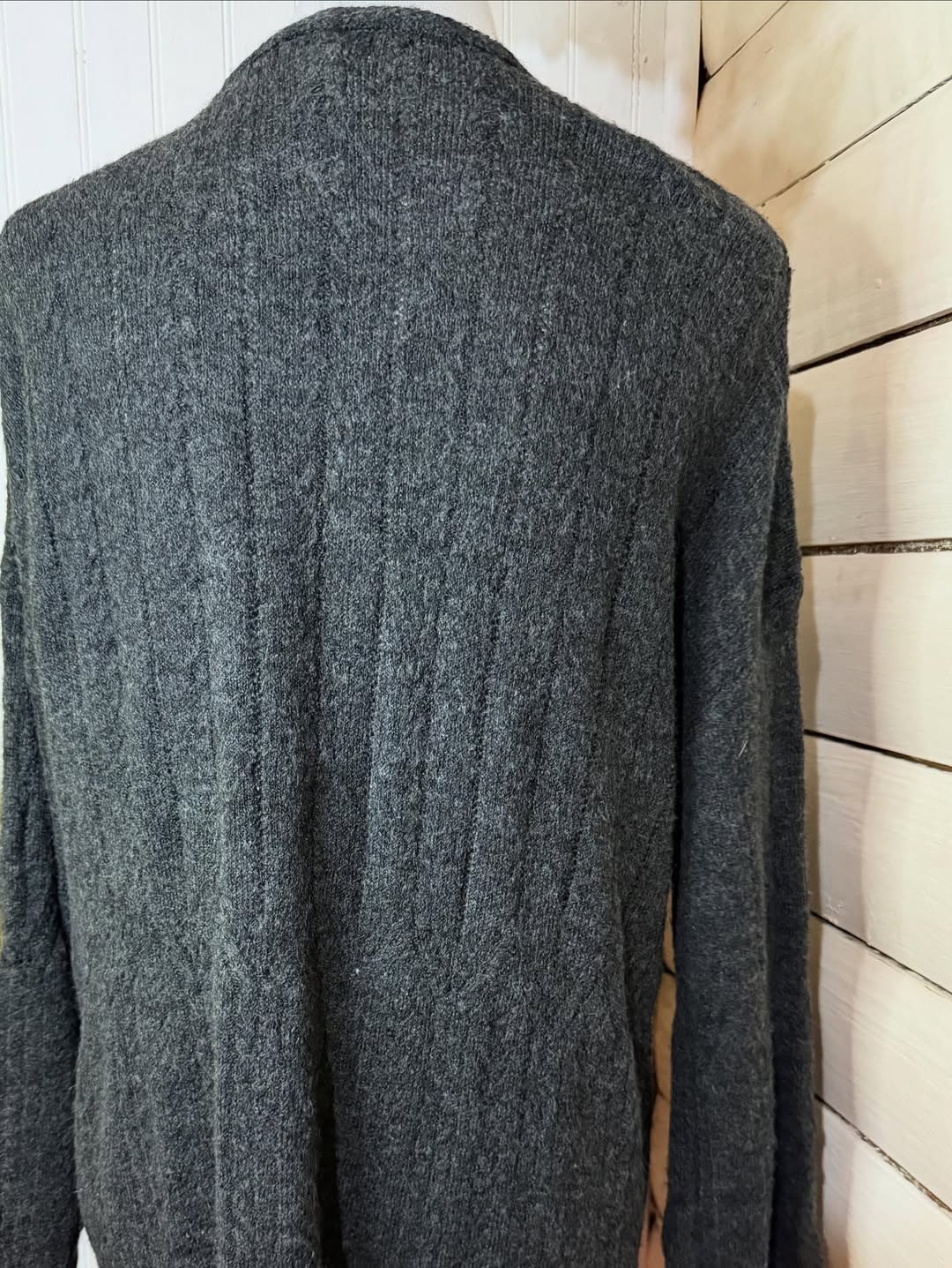 Cárdigan Largo Acanalado Gris Oscuro – Estilo Oversize