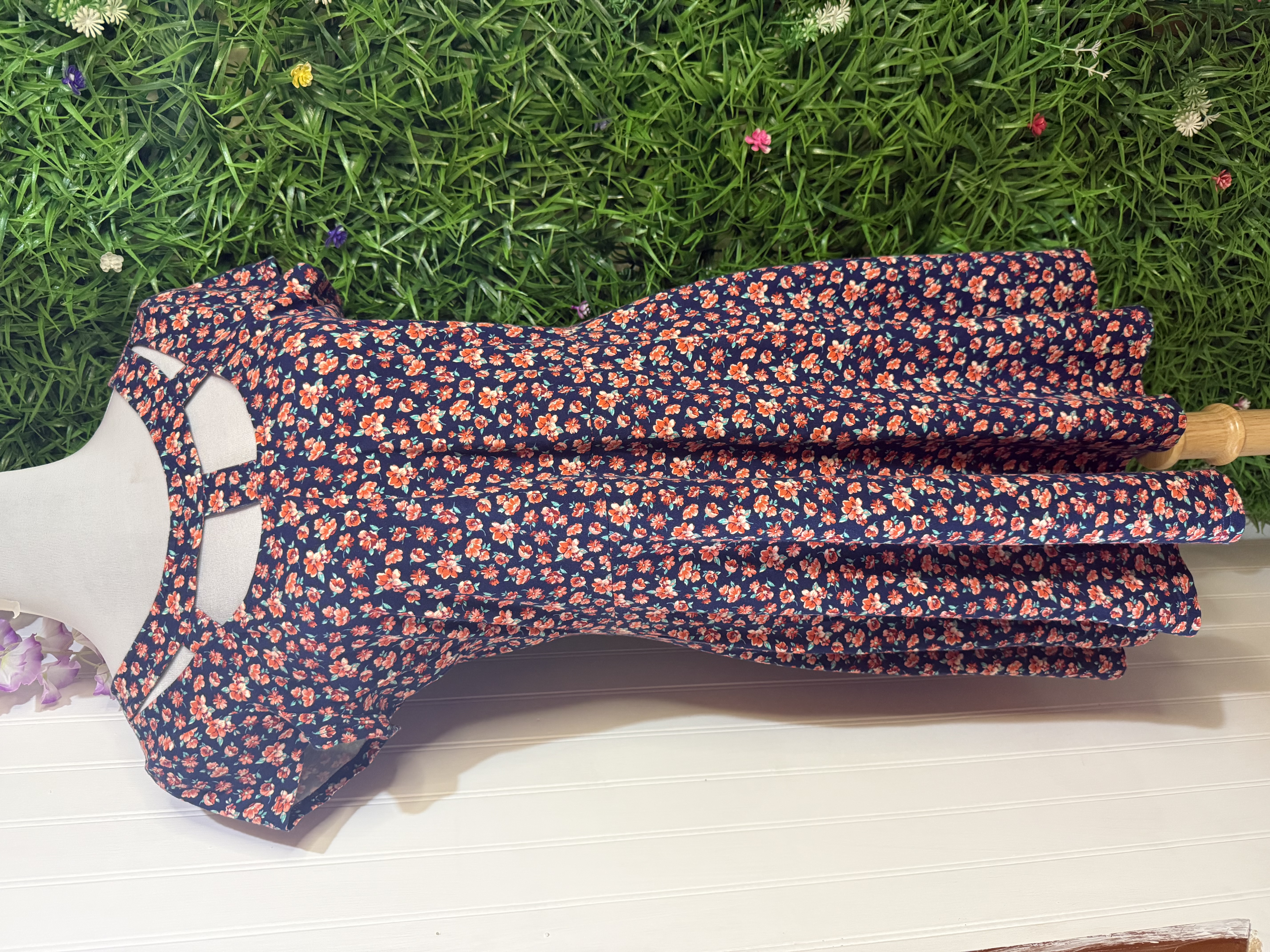 Vestido Floreado American Eagle - Detalle Cut-Out