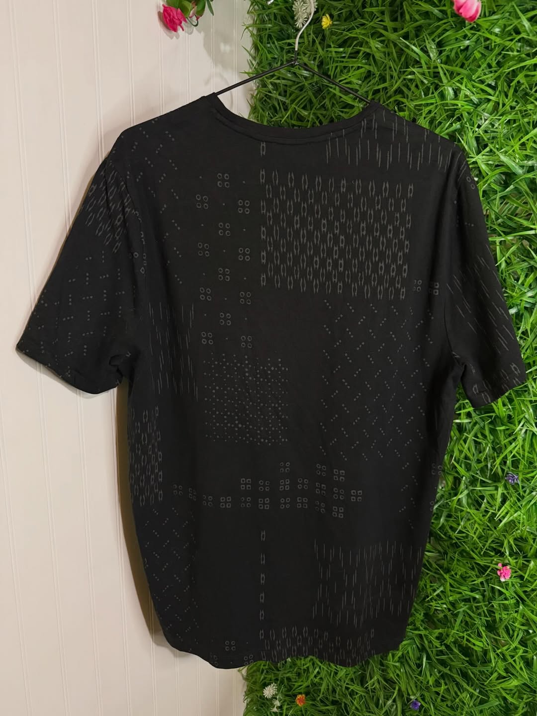 Polera Express Graphic Print – Negro Mate