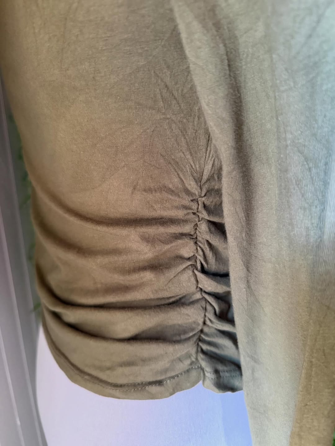 Top Manga Larga Forever 21 con Fruncido Lateral - Verde Militar