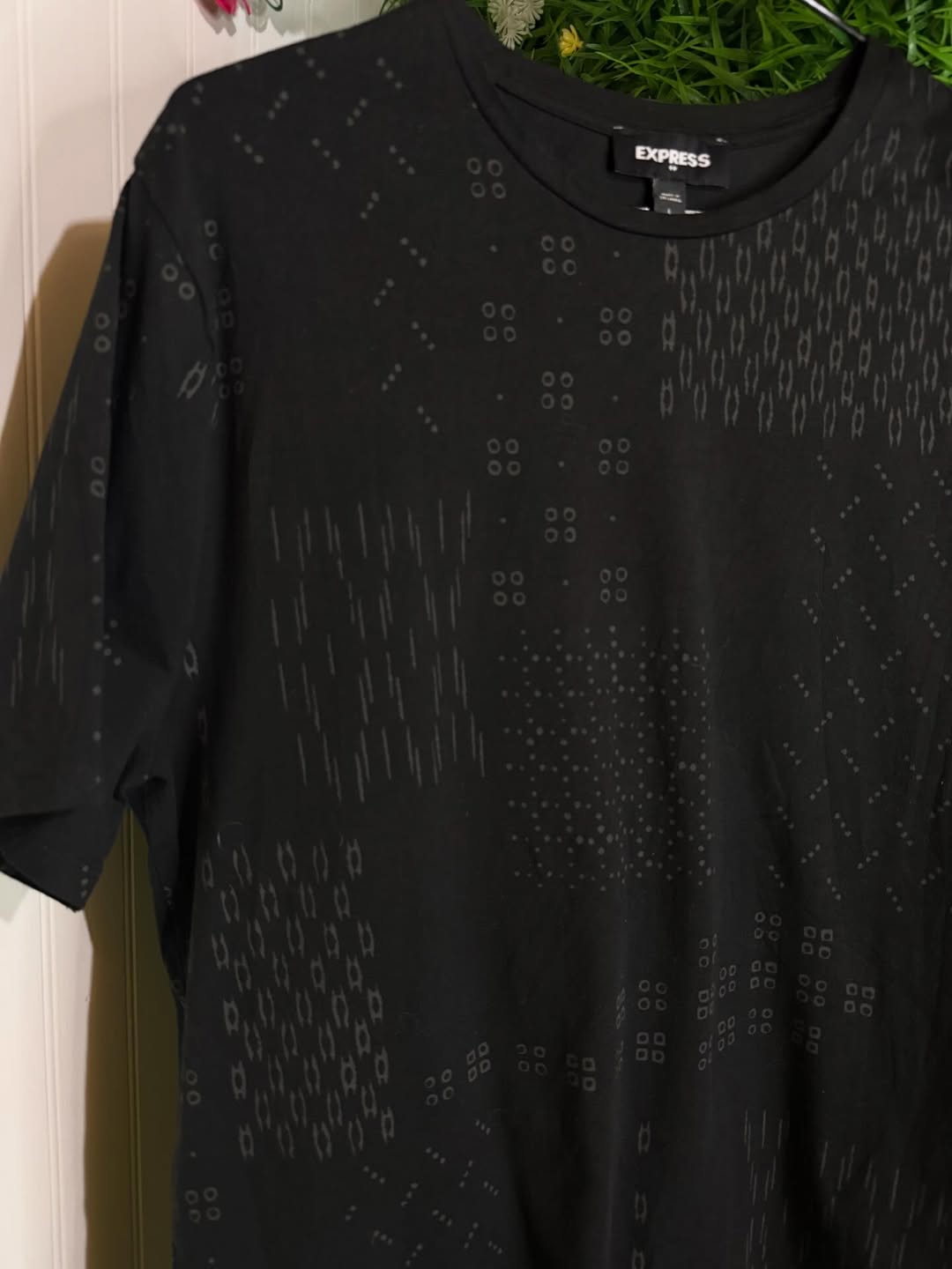 Polera Express Graphic Print – Negro Mate