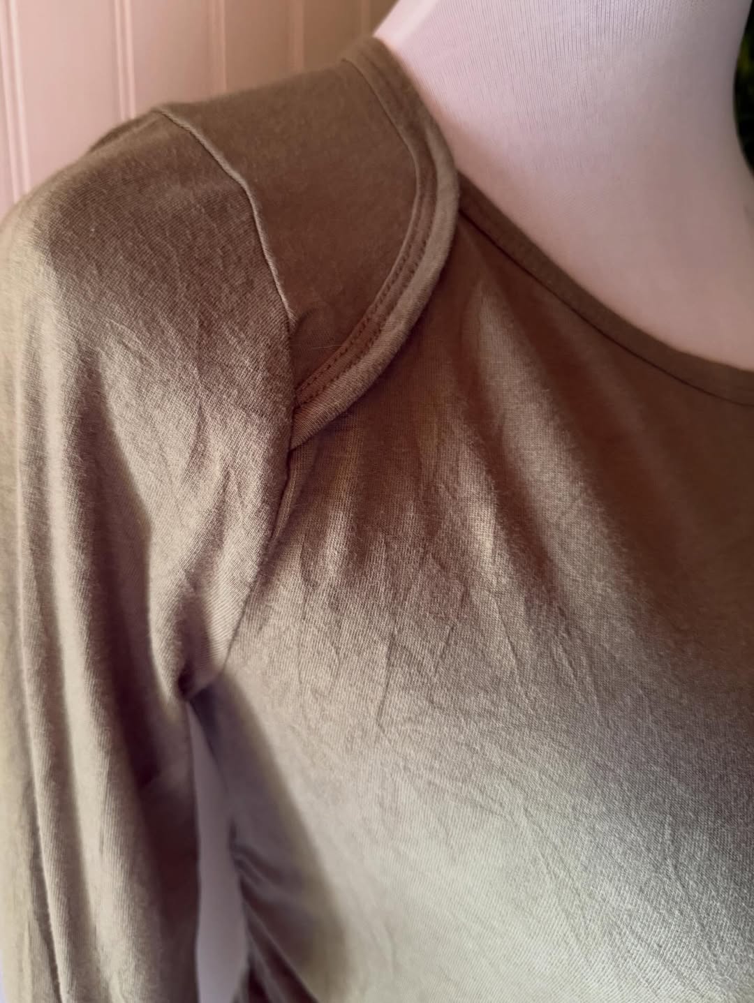 Top Manga Larga Forever 21 con Fruncido Lateral - Verde Militar