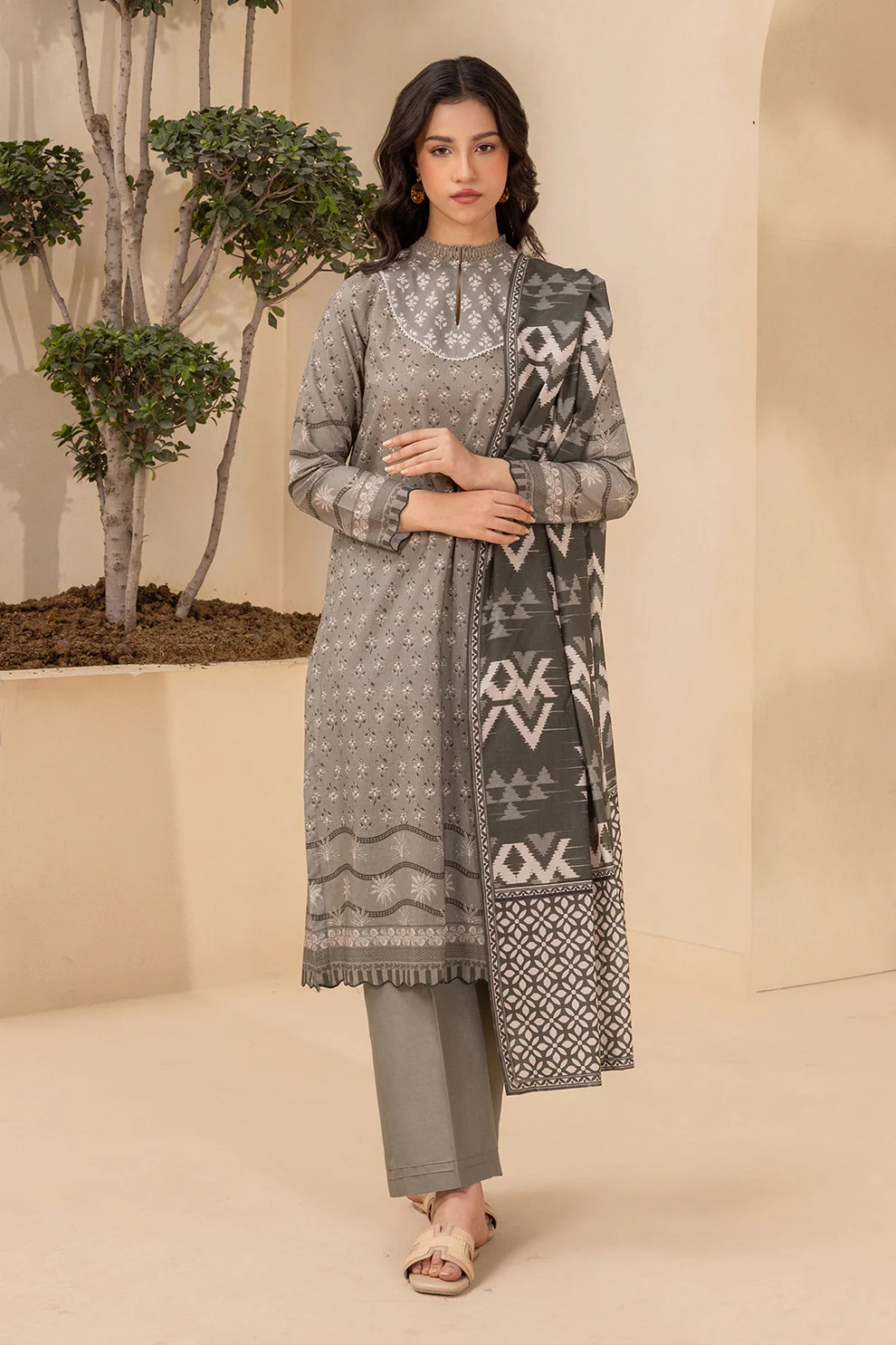 Women Unstitched 3 Piece Lawn Suit WLS-016