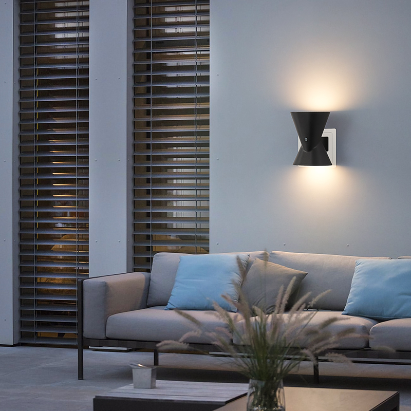 LED night light with switchable color temperature (3000K/5000K).