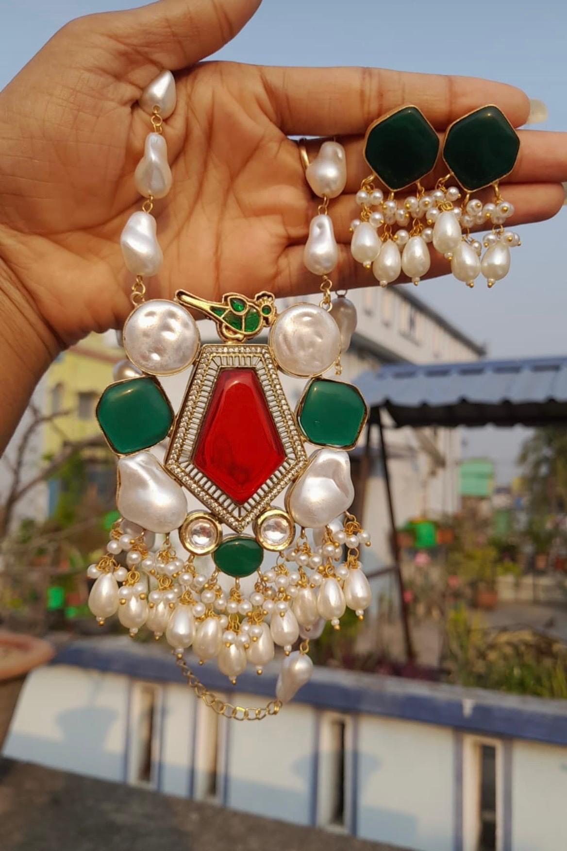 Royal Kundan Pearl Necklace Set