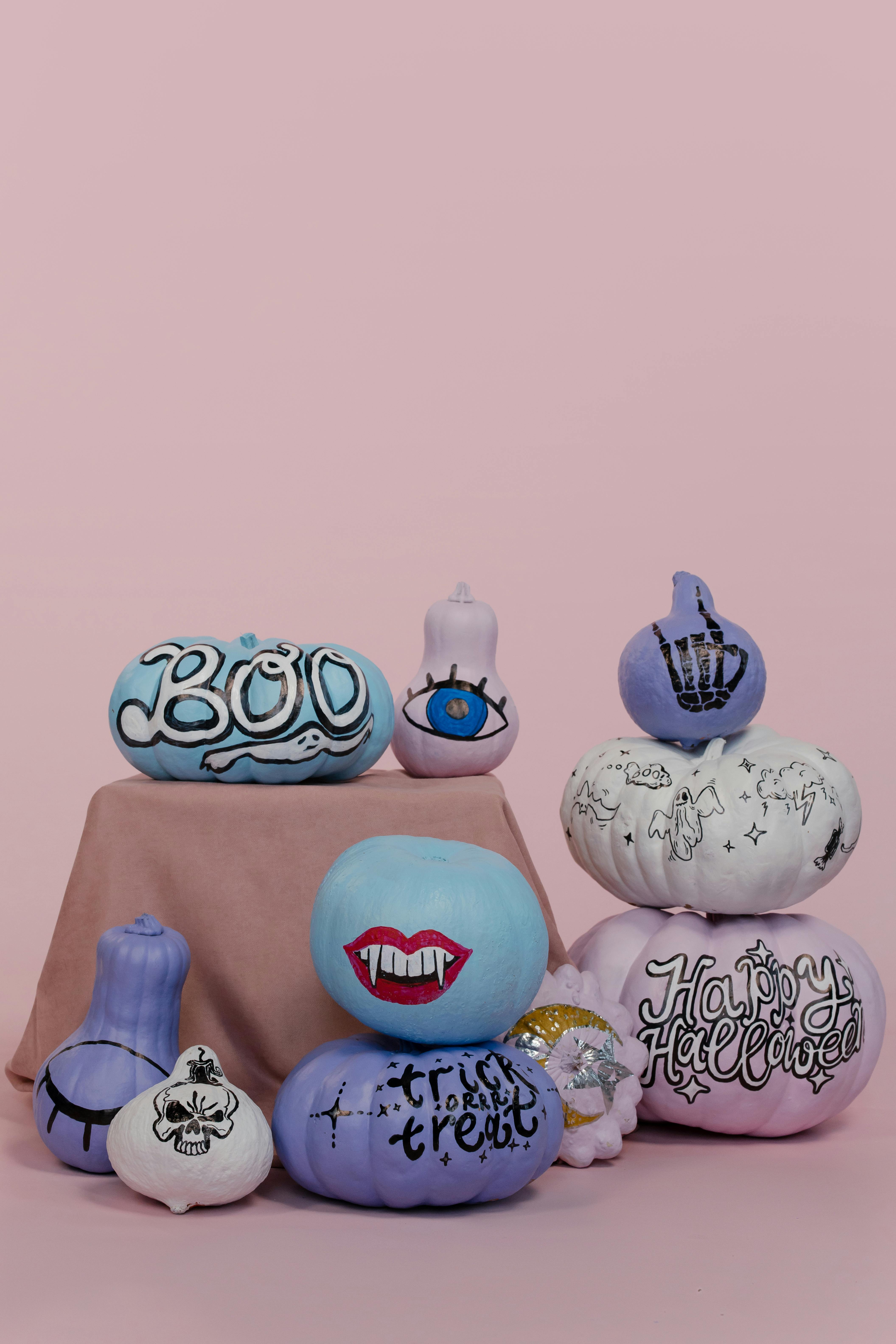 Example: 10 Decorative Halloween Painted Pumpkins