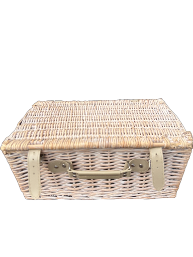 NEW Vintage Style Wicker Picnic Basket Set for Two