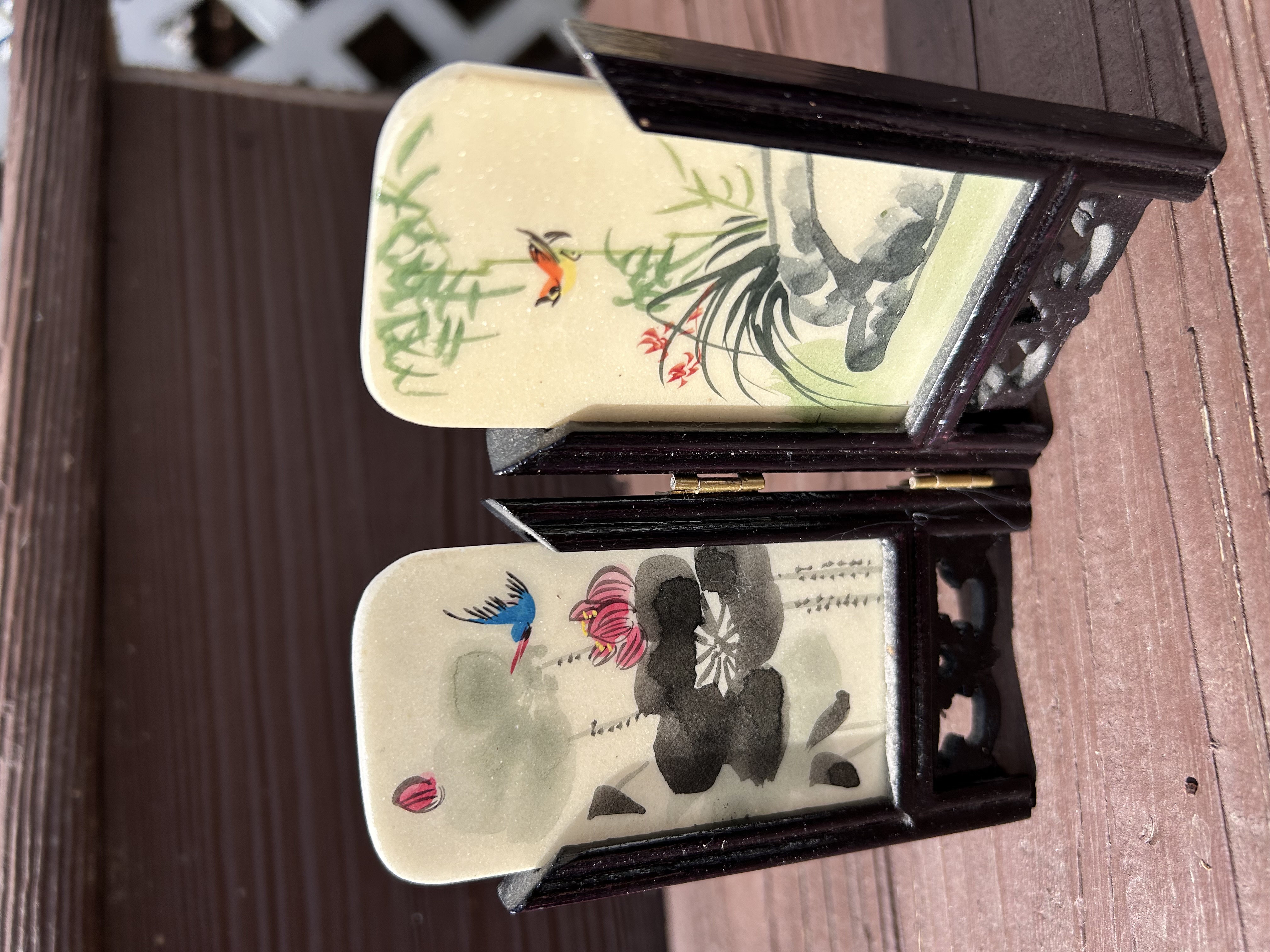 Vintage Japanese-Style Porcelain Cup Set with Mini Folding Screen