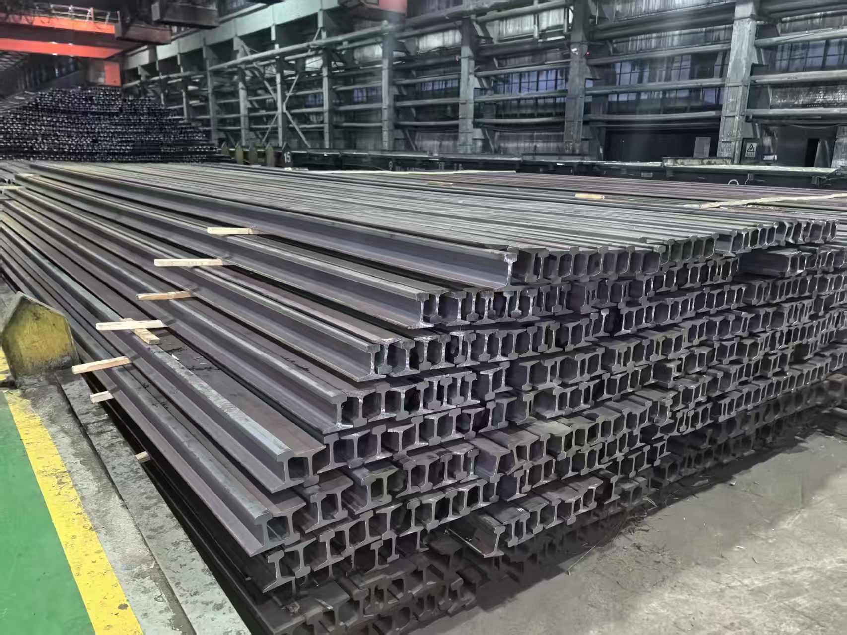 Used Railway Track in Bulk Used Rail Steel Scrap Q235B 45#MN 30KG/M Heaven Rail Steel for Industry