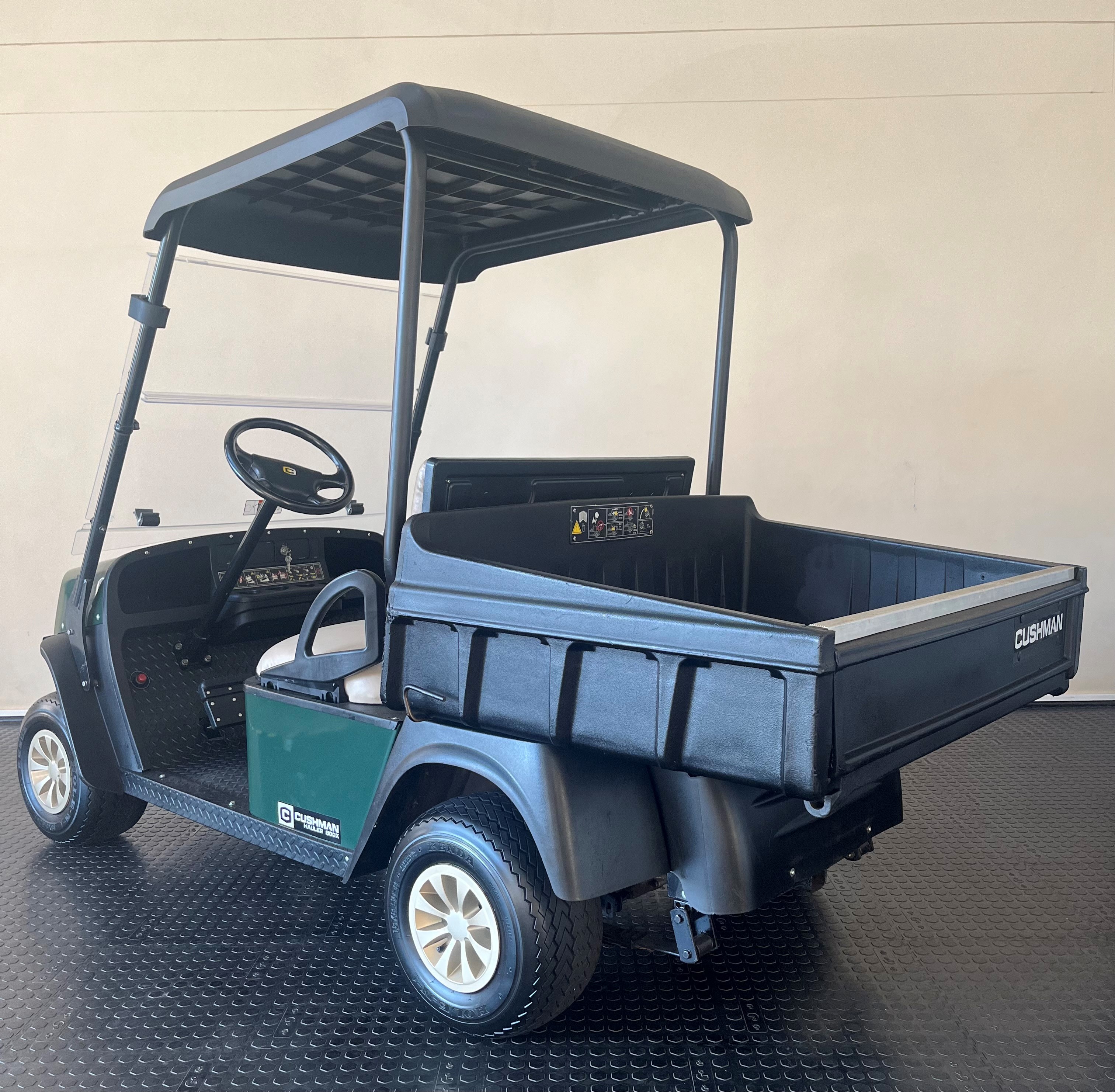Cushman Utility Golf Cart