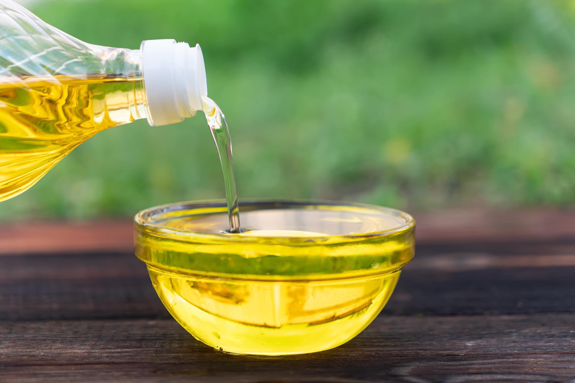 Wholesale Edible Organic Sunflower Vegetable Oil Refined Fractionated ISO Certified Top Grade Bulk Packaging UK Food Factory