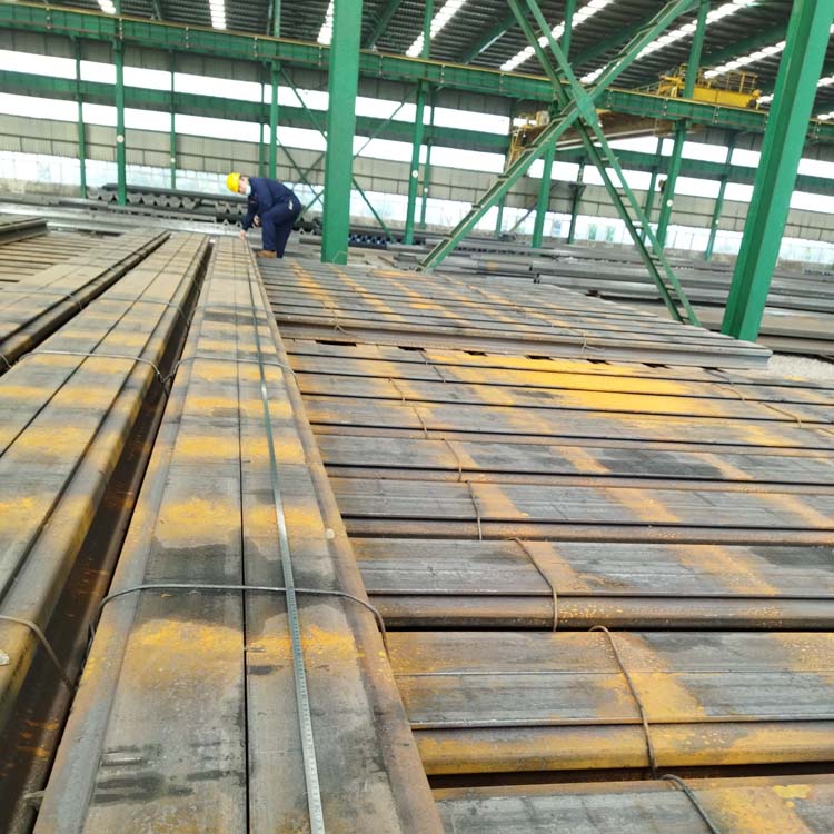 R50 R59 R60 R65 Q235B 55Q U71Mn S20 S30 Railroad Track Railway Steel Rail Heavy Duty Crane Standard Light Steel Rail for Mining