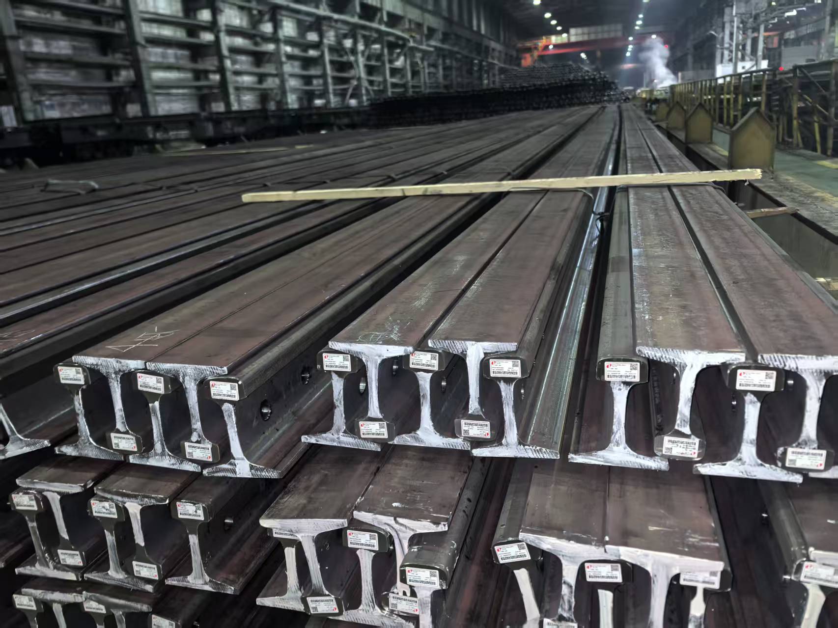 P50 R60 R65 R350HT 71Mn Heat-Treated Steel Rail
