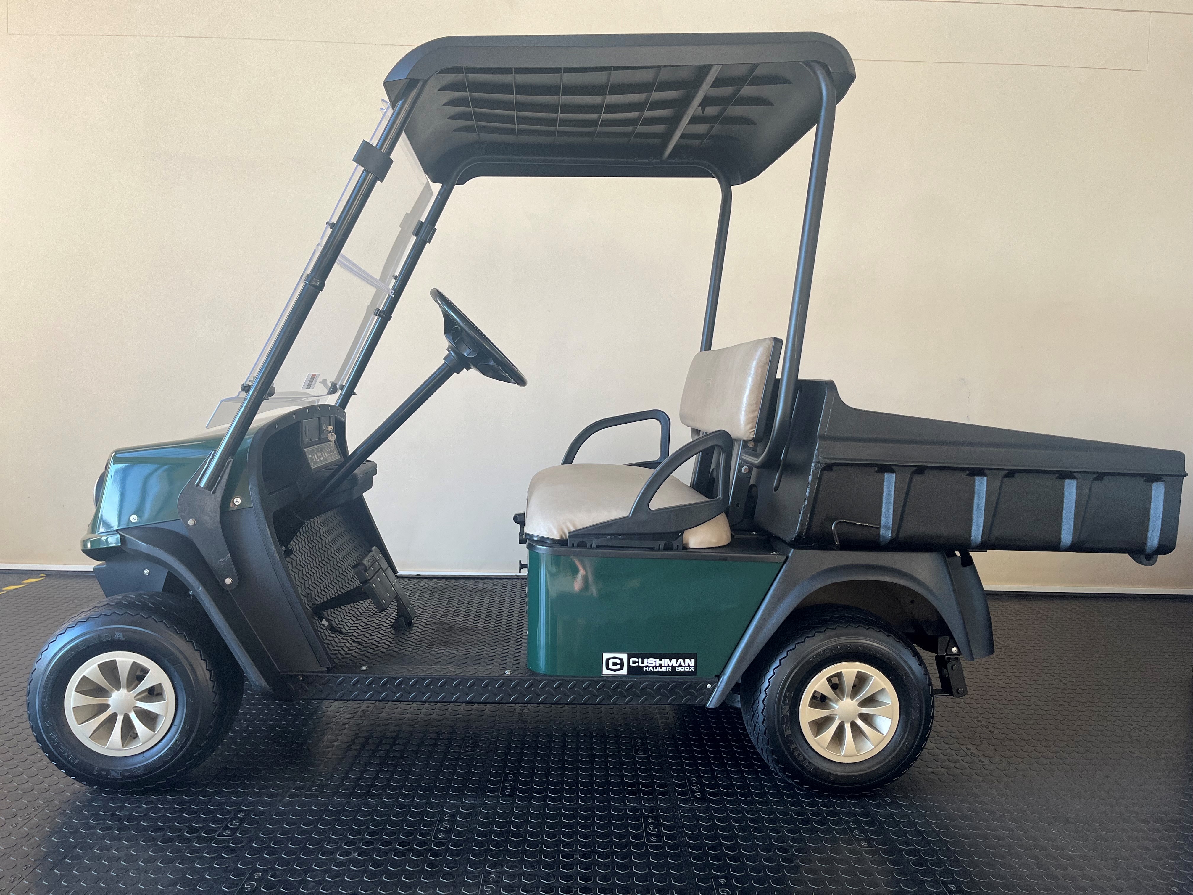Cushman Utility Golf Cart