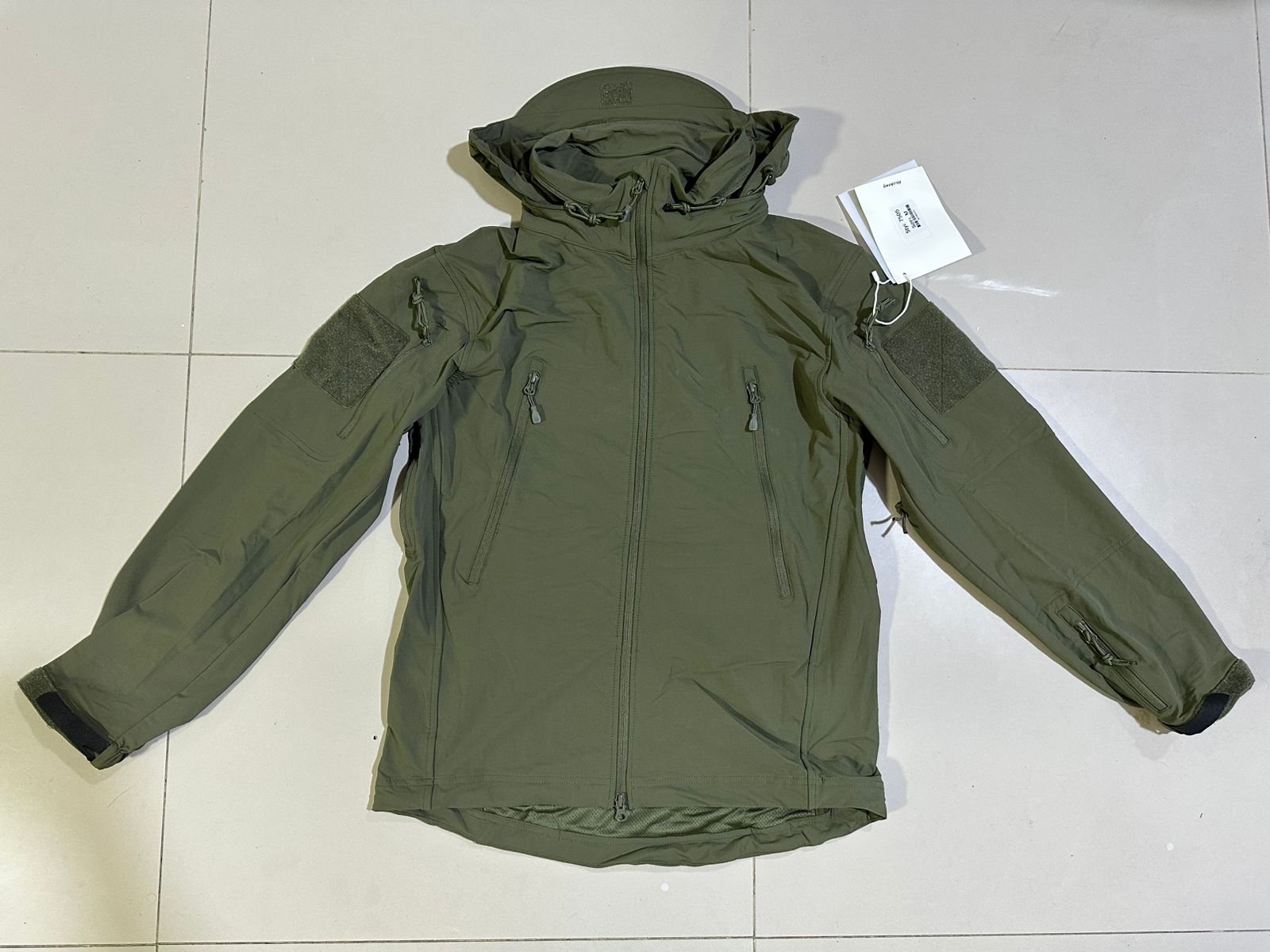 Casaca Hombre Velmont ARES Shell Impermeable con Capucha Oculta