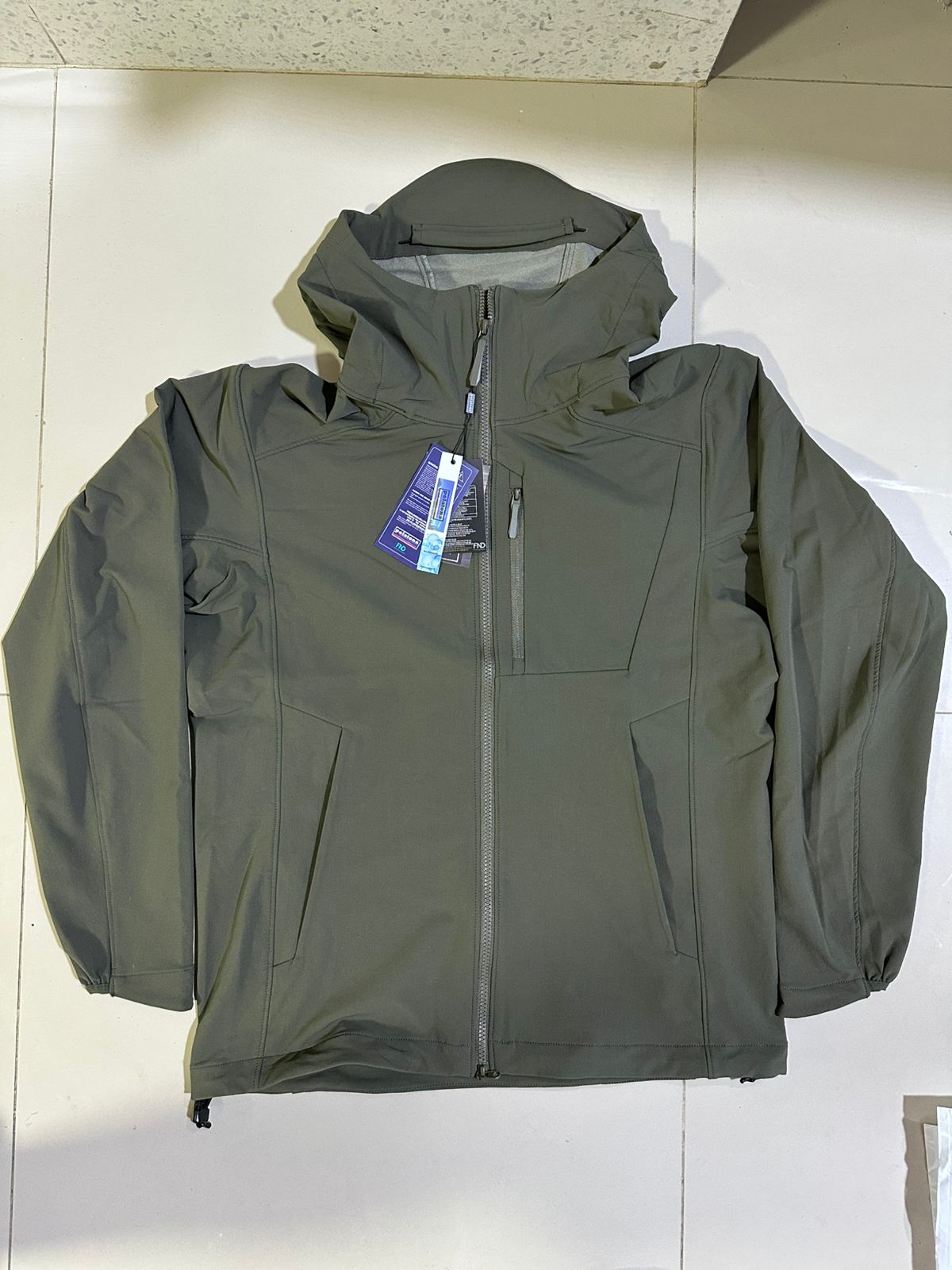 Casaca Hombre Velmont VANTEX Shell Softshell Ligera con Capucha
