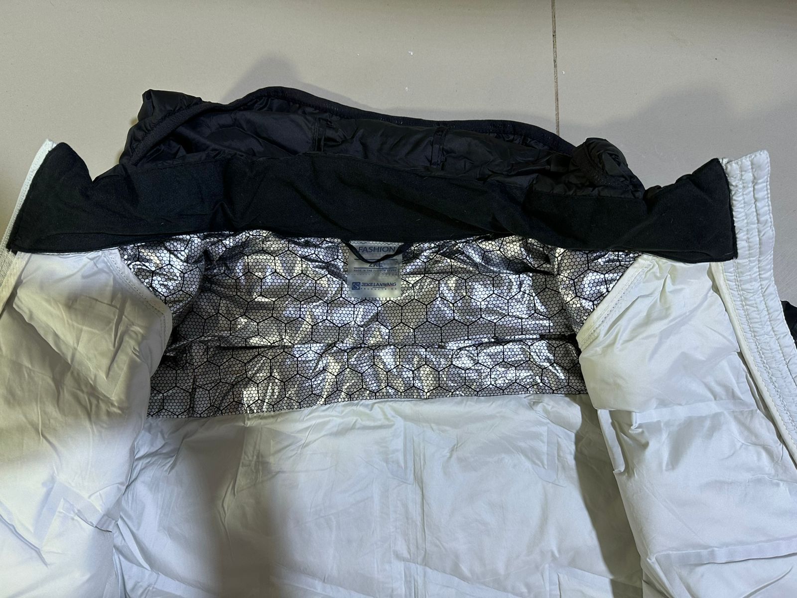 Casaca Hombre Velmont FROSTEX Down Impermeable Térmica con Capucha Desmontable