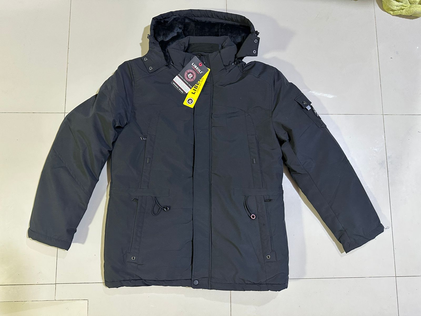 Casaca Hombre Velmont RIDGE Shield Térmica Outdoor con Capucha Desmontable