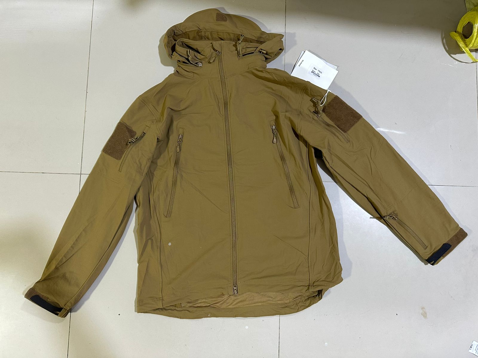 Casaca Hombre Velmont ARES Shell Impermeable con Capucha Oculta