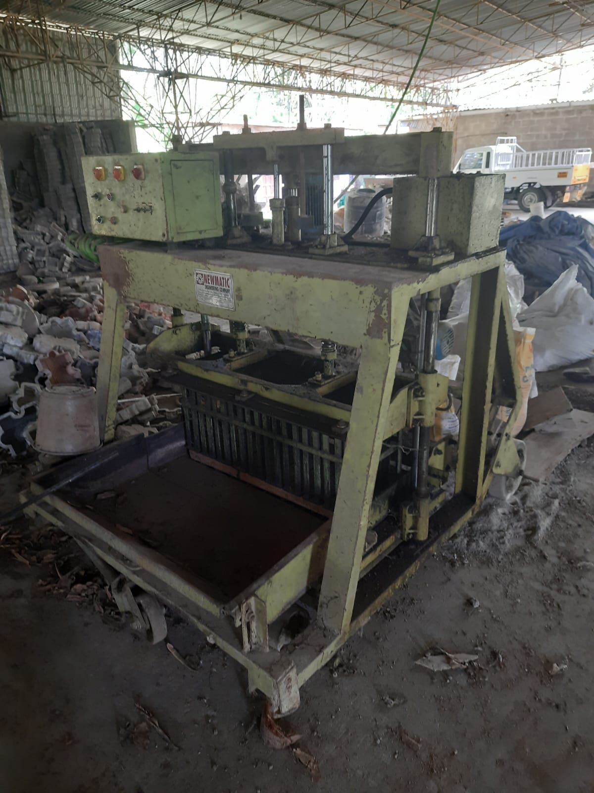 Concrete Block Making Machine
