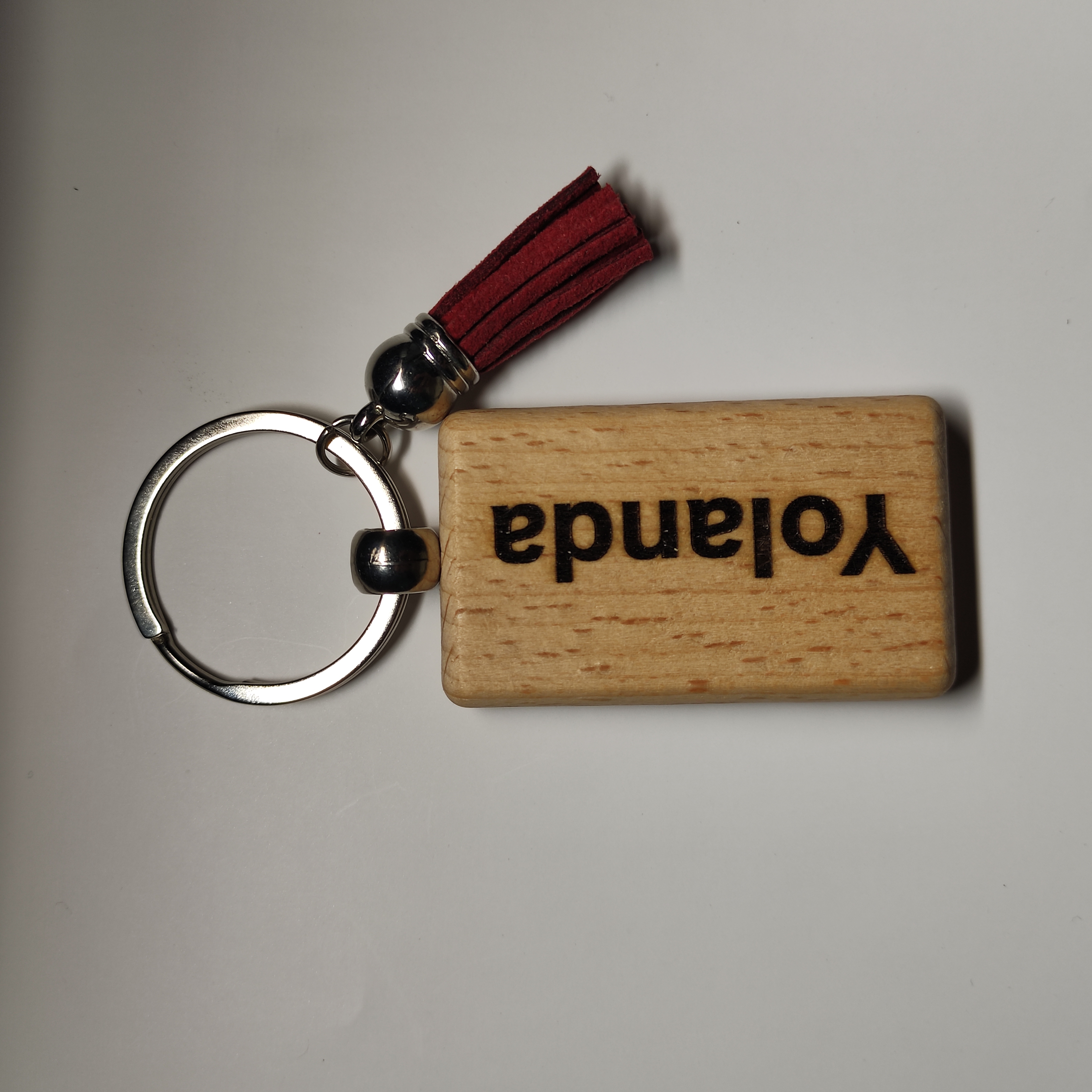 Llavero de madera grabado