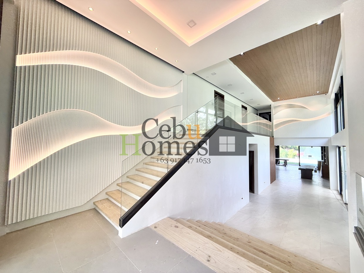 Newly Constructed 10-Bedroom House, Maria Luisa Estate Park