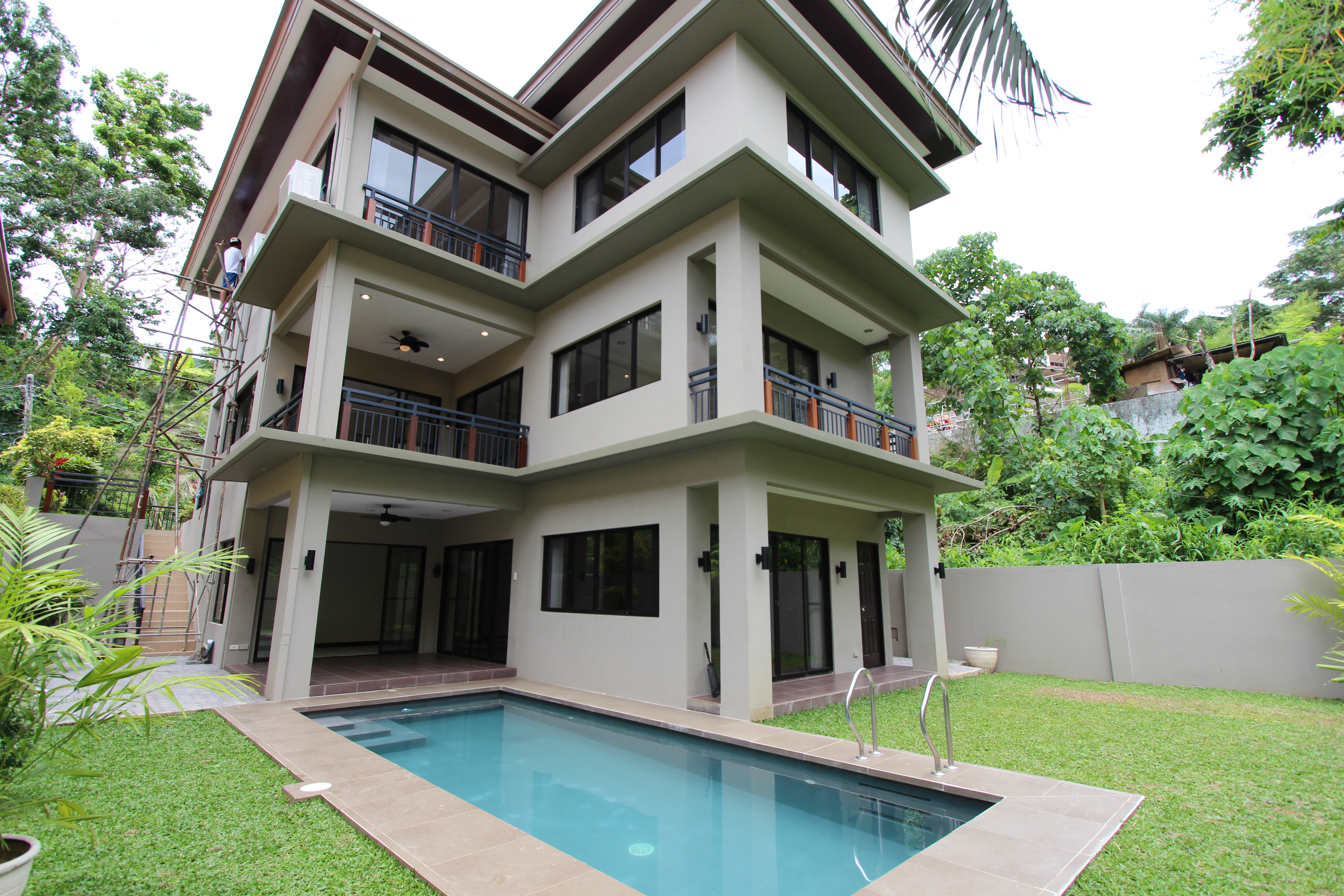 4-Bedroom Semi-Furnished House, Maria Luisa - Cebu