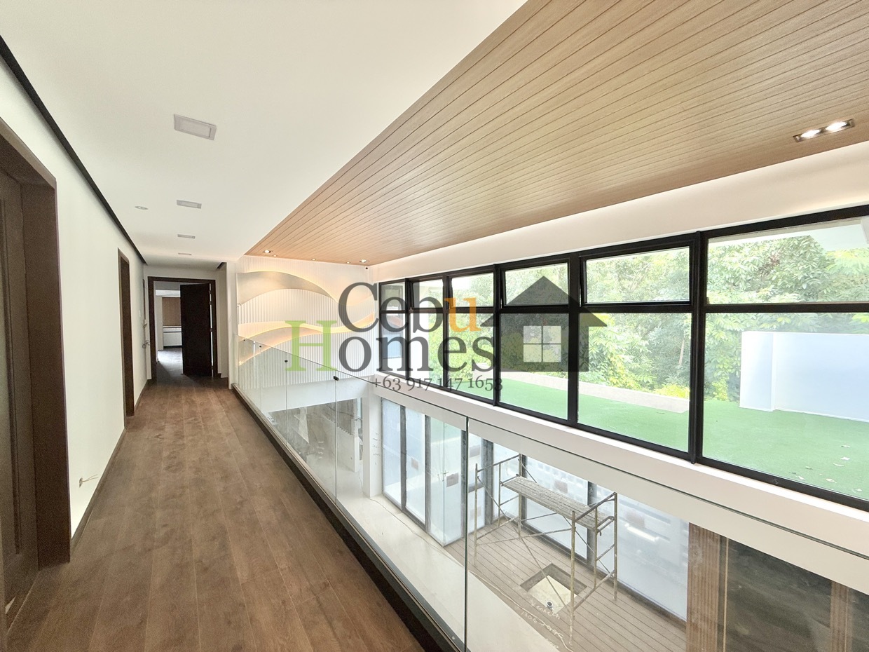 Newly Constructed 10-Bedroom House, Maria Luisa Estate Park