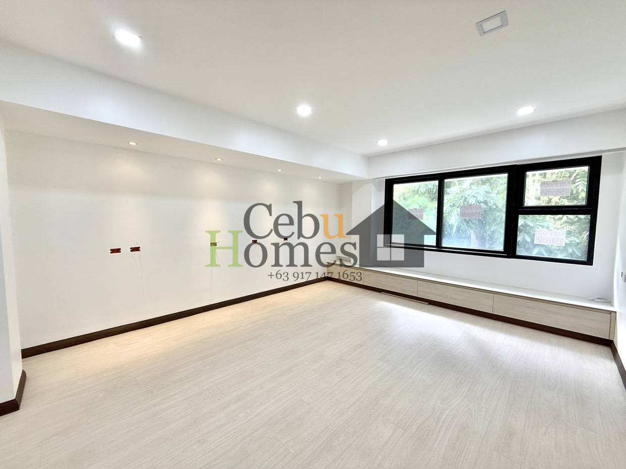 Newly Constructed 10-Bedroom House, Maria Luisa Estate Park