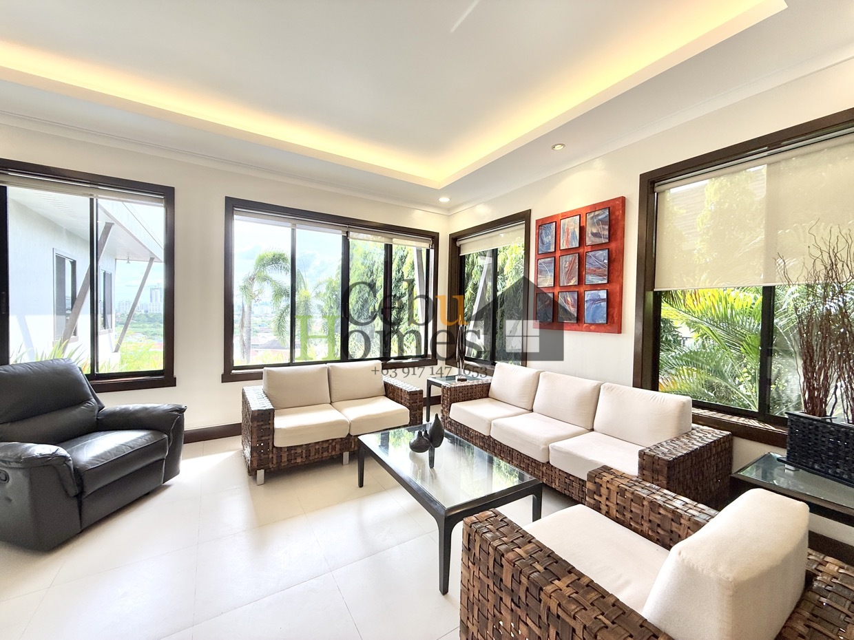 #0052: 4 Bedroom House with Pool - Mandaue
