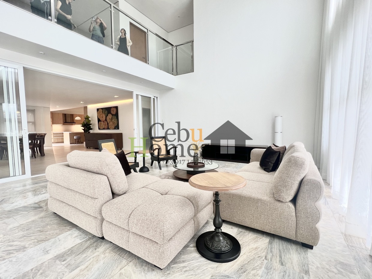 #0952: 6-Bedroom luxurious house, Mandaue City