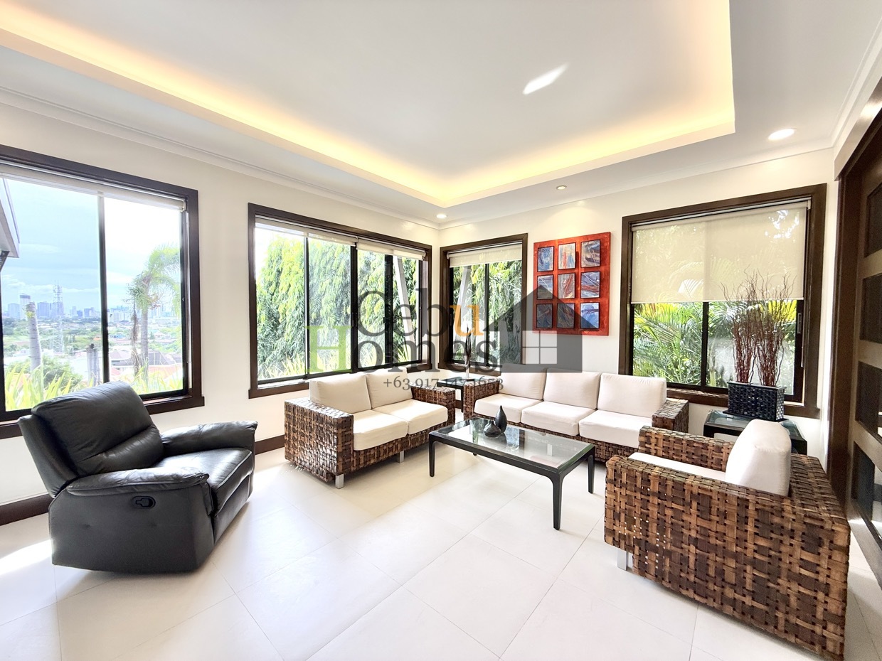 #0052: 4 Bedroom House with Pool - Mandaue