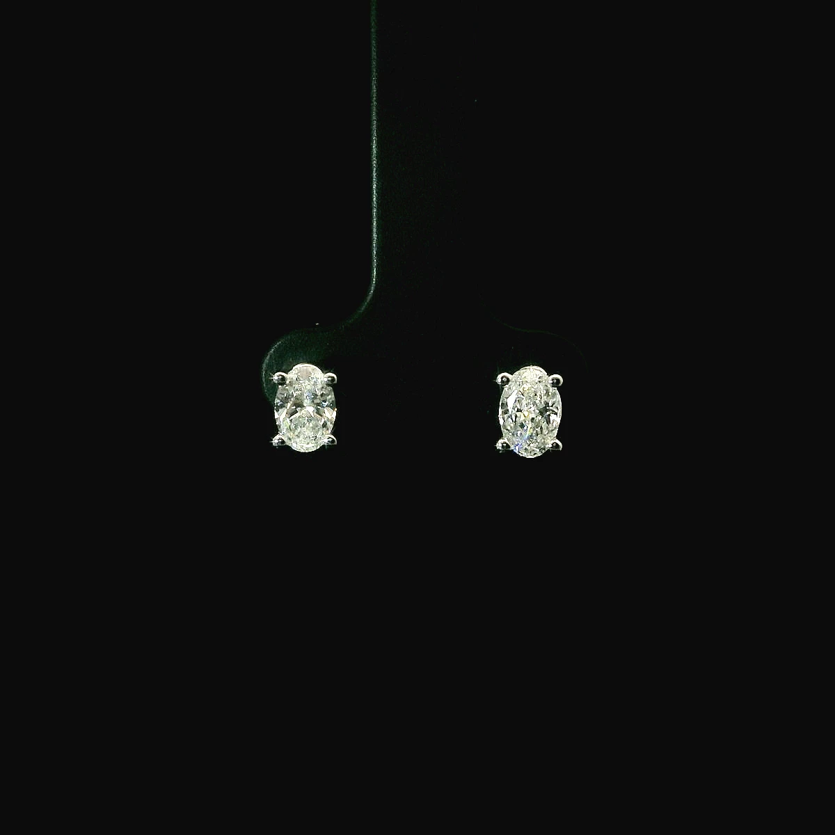 铂PT950培育钻石耳钉